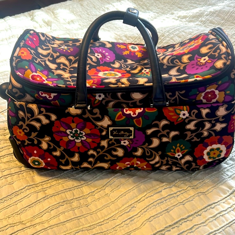 Vera Bradley roller luggage with extendable handle